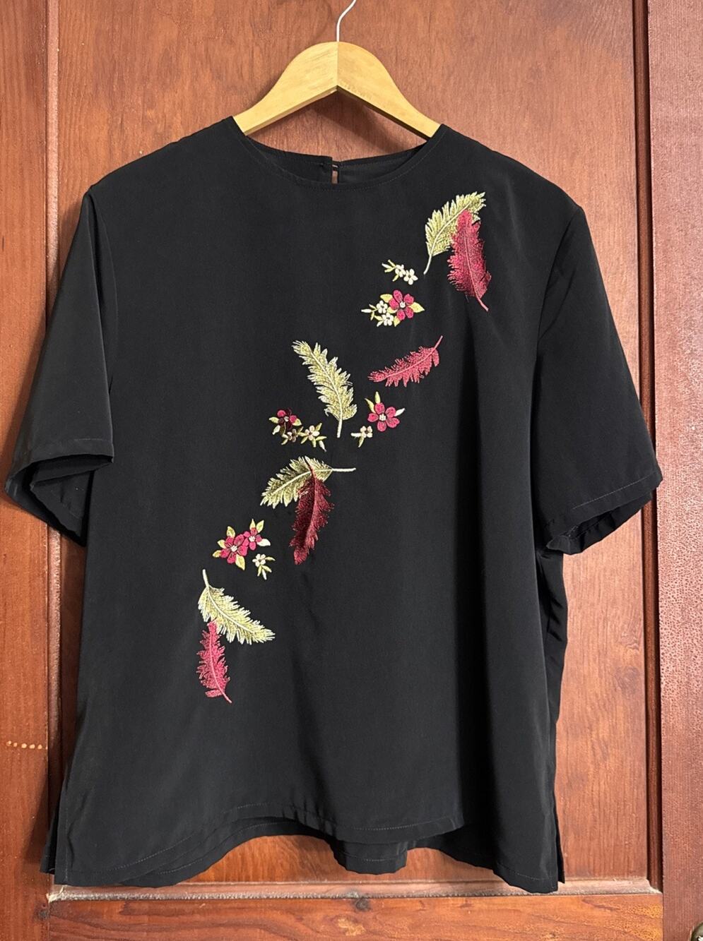 Vintage BonWorth Black Embroidered Feather Floral Top L Petite Boho Artsy 90s